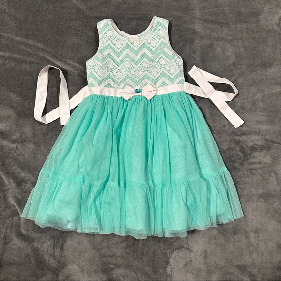 Jona Michelle Other - Jona Michelle Mint Colored Dress With Chevron Lace Detail - Girls Size 6